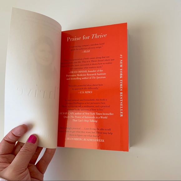 Thrive by Arianna Huffington paperback book - Picture 11 of 11